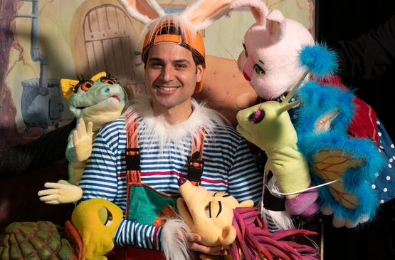 הארנב ממושי הצגת ילדים